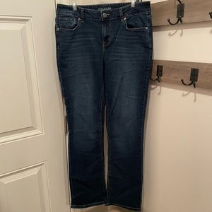 Maurice brand. Mid-rise flare leg/boot cut jeans.